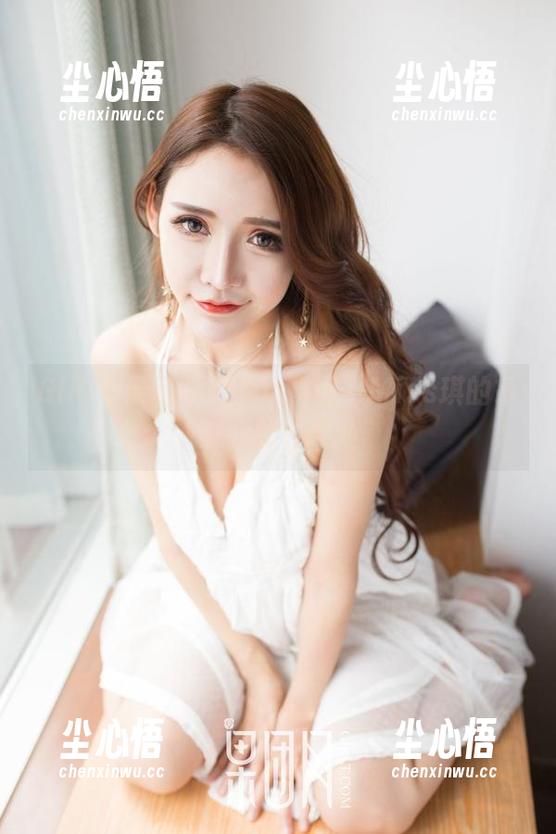 GIRLT果团网-Miss琪 GIRLT果团网 - 晚风拂面,Miss琪的吊带写真在呼唤