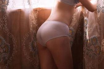 GIRLT果团网 – 谁说水手服只属于海边？little贝壳喵的定制写真让我眼前一亮