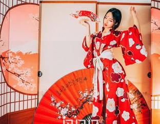 GIRLT果团网 – 这护士图集明明是在工作，周妍希却偏偏把每一张都拍得像封面似的，这手法不简单！