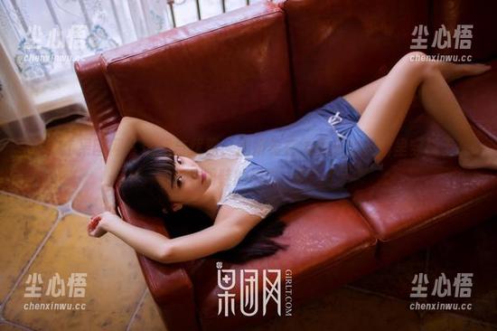 GIRLT果团网-周妍希 GIRLT果团网 - 欲望与优雅,周妍希在无圣光的美图里穿梭于高跟鞋的阴影。