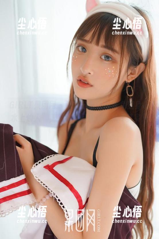 GIRLT果团网-酸酱兔 GIRLT果团网 - 泳衣分享让酸酱兔变身“水上仙人”,看我如何优雅出水(其实只是掉进水里)