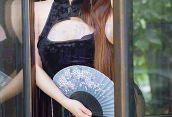 HuaYang花漾 – 边看艾栗栗栗栗栗栗吖的高清写真集，边想‘其实我是恶魔’的天使！