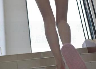 IESS异思趣向 – 美子私拍：牛仔脚丫子与午后的慵懒时光