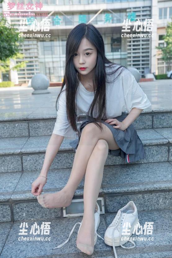 MSLASS梦丝女神 - 最新美图已上线：珂珂的粉NIKE女神新章