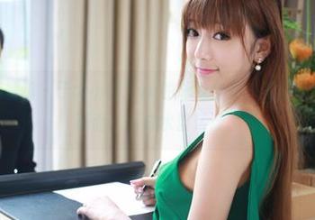 MyGirl美媛馆 – 于大小姐Ayu的泳池合集，美得令思绪不回，画面一转成水波荡漾。