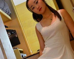 PANS写真 – 沁沁红裙图集：不小心就掉进了裙摆的深渊。