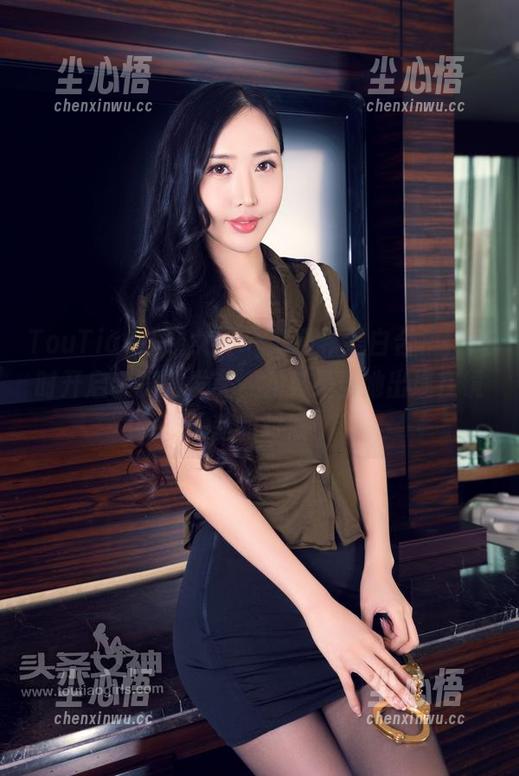 TouTiao头条女神 - 刘瑾希黑白合集，随时开启老板的发言，尤其是当她出现在镜头前的时候！