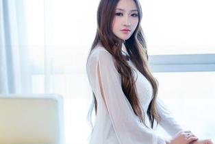 TuiGirl推女郎 – 学妹们集合！何何夕的最新写真集，还能帮你补习吗？