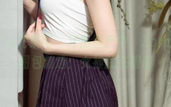 UGirls尤果网 – 狂热量产中，Zora若拉图包精选：女神就在眼前