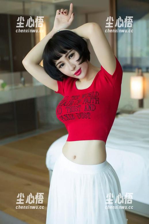 UGirls尤果网 - 这红裙，活色生香，配上于梓馨的配角绝妙！