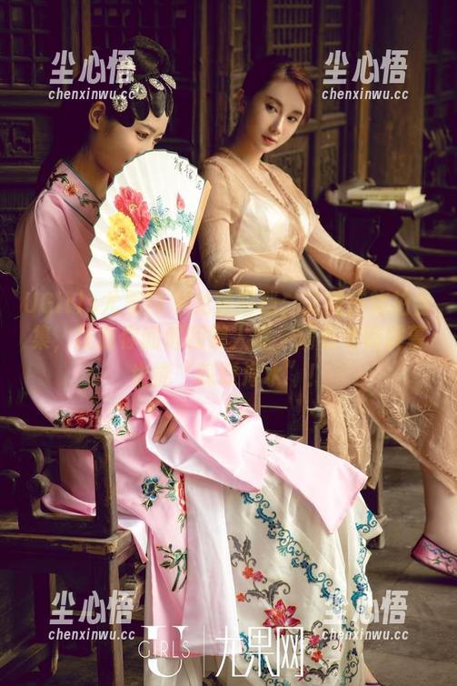 UGirls尤果网 - 免费归档：艾霓莎旅拍合集，拯救你的假期懒人症，隔着电脑屏幕也能“踩踩海水”！