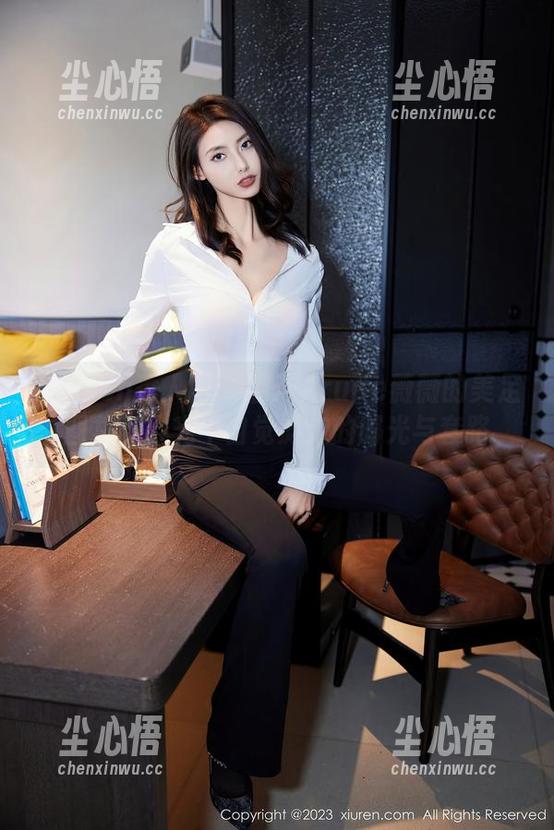 Xiuren秀人网 - 翻开Arude薇薇的美足图集，目光不自觉游走的时光与套路