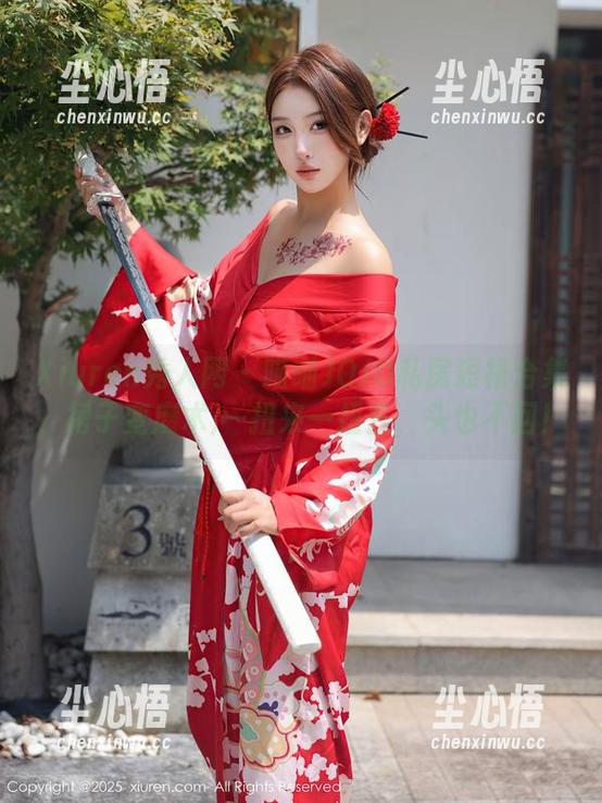 Xiuren秀人网 - 喵喵JOJO私房短裙合集，裙子变魔术,一扭来一扭去，头也不回！