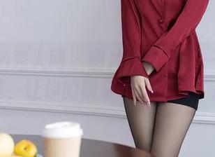 Xiuren秀人网 – 图片里的林幼一：最新款眼镜，让你的眼帘也跟着亮了起来。