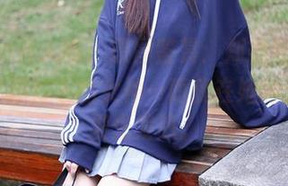 Xiuren秀人网 – 原图鉴赏：郑颖姗，不小心成了路灯下的女神…而我在她的光环下发光发热。