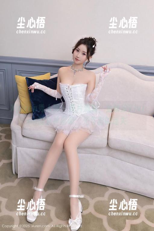 Xiuren秀人网 - 照片流转，金幼汐Vivian的女神图册：光与影的迷失