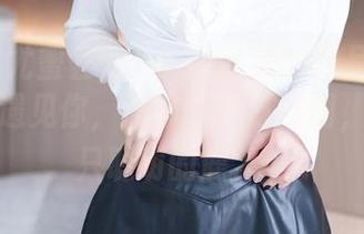 YouMi尤蜜荟 – Yumi尤美的作品在圣诞季转角遇见你，满满的节日氛围，就差一只聪明的鹿了！
