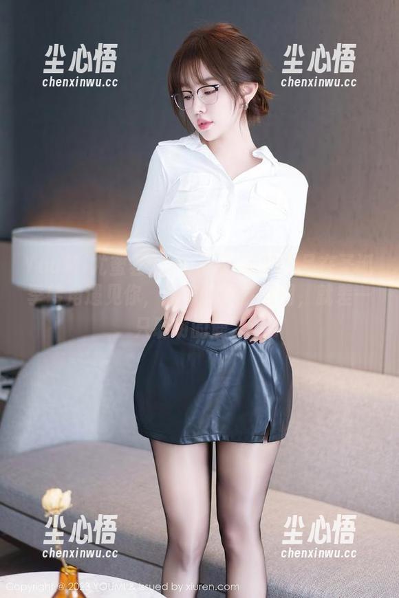 YouMi尤蜜荟 - Yumi尤美的作品在圣诞季转角遇见你，满满的节日氛围，就差一只聪明的鹿了！