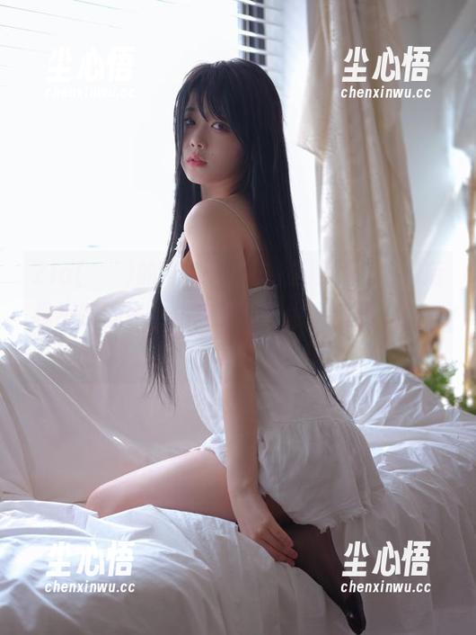 Zia(지아)的“Yo-U”精选照片，看完后我不断挠头，心想这秘密也太值得一探究竟！