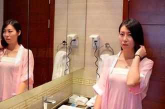 pans – 揭开最新图集，果汁的黑白旅程从未如此缥缈。