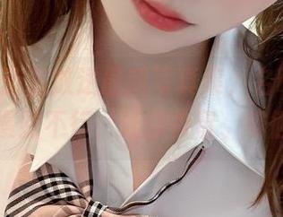 usejan蓝蓝放送最新写真集，名叫夜樱，浪漫到不行，让你停留、徘徊…