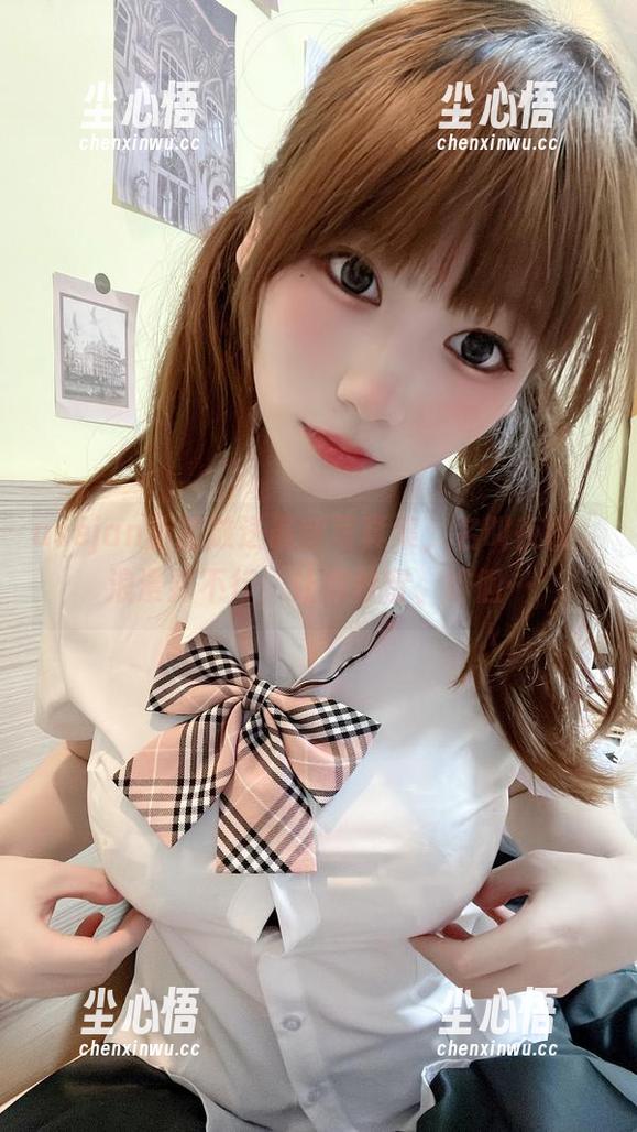 usejan蓝蓝放送最新写真集，名叫夜樱，浪漫到不行，让你停留、徘徊…