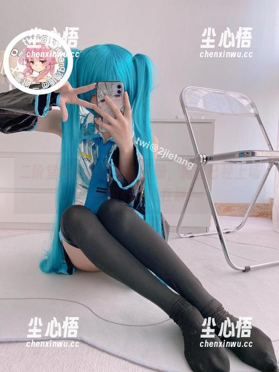 二阶堂宅绘子的私拍画册，黑丝已经上场，谁的小心脏在跳？