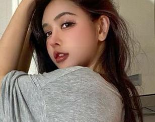 微密圈 – 于芷晴的写真福利时刻：金灿灿闪耀抢眼