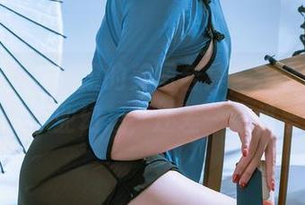 这组你夏夏空姐的美图合集，完全能满足我的职业幻想，还差一张机票。