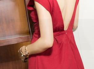 克拉女神 – 颖儿的油亮作品集：这灯光真抢戏，照得我都想多洗几次澡了！