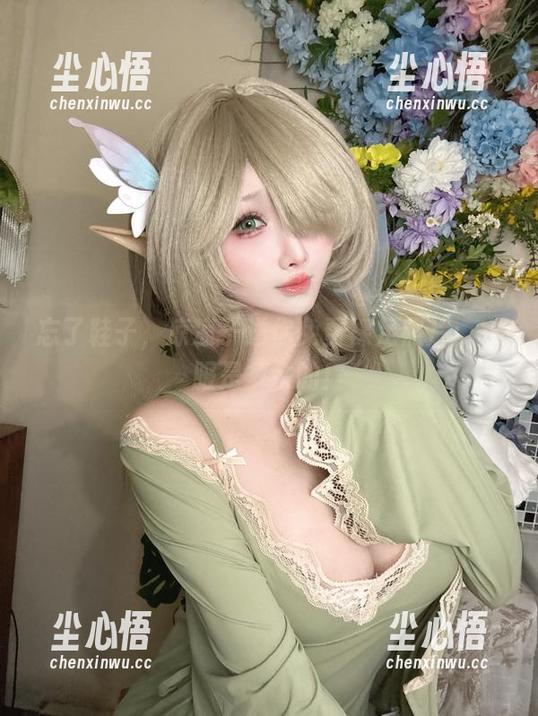 忘了鞋子，凉凉子送你免费裸足照片：衣服是多余的！