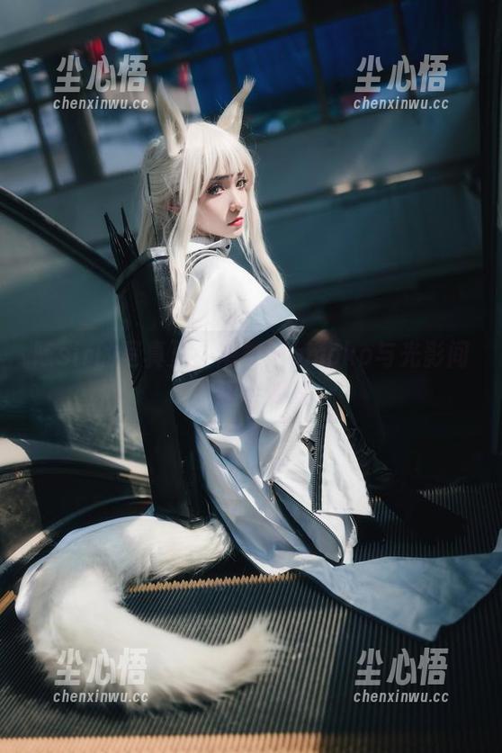 陈sir的写真里：南桃Momoko与光影间的趣味游戏