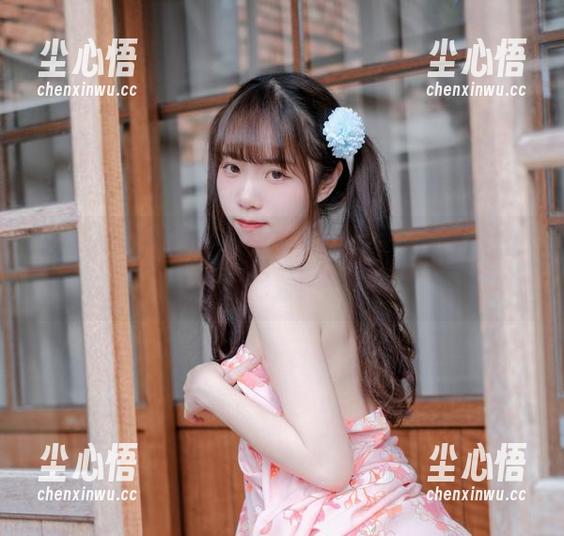 新鲜出炉的写真，快来看可可小白兔的比基尼秀！