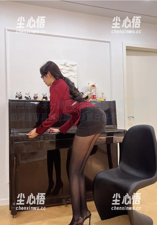微密圈 - 来一波周妍希的原图分享，黑色的深邃可真满分啊，诱惑白也不甘示弱！