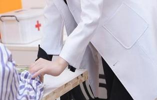 微密圈 – 最新图集：周妍希把女仆角色演绎的那叫一个别致，家务活靠旁边的我来干吧？