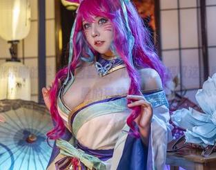 渴望每一张咔喵的学姐美图套图，心里默默感叹这美貌好过我投喂的猫粮。