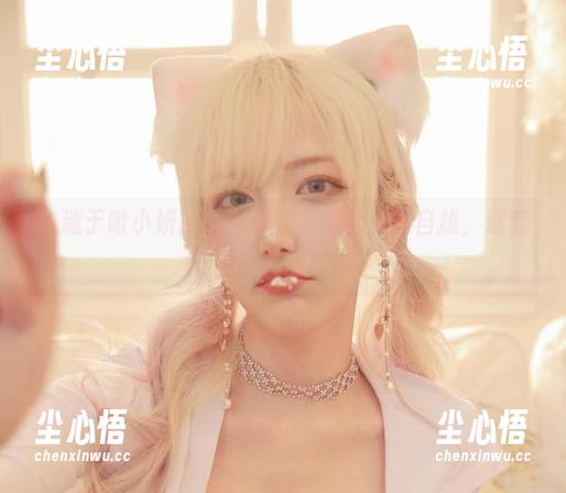 执迷于啾小妍的黑色美学，完全无法自拔，这套图真有意思。