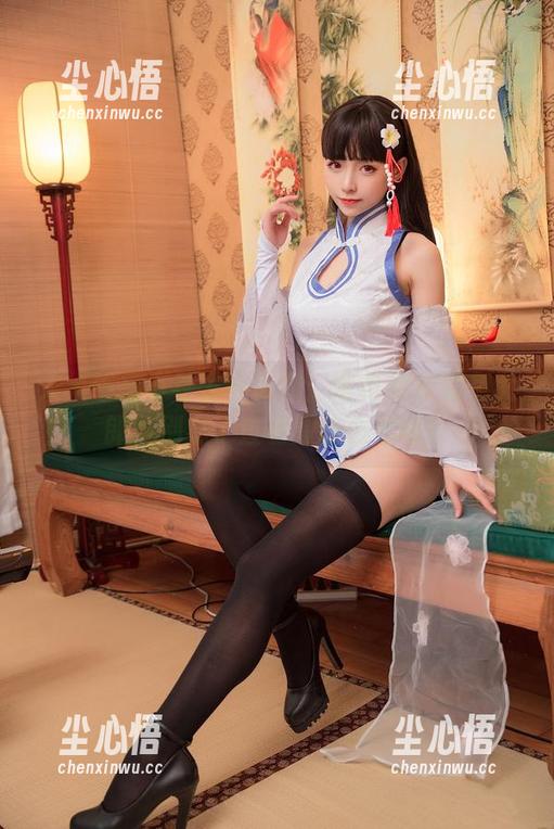 大大卷卷小卷发布新作：雷电将军变兔女郎，别忘了查看原图合集哦！
