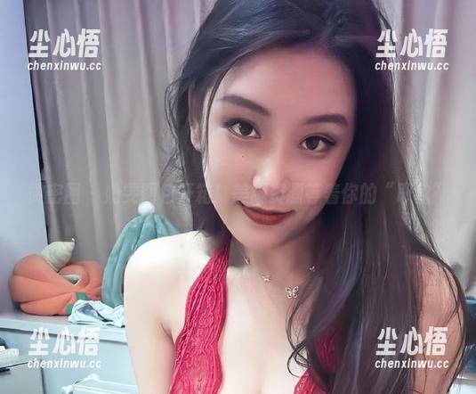 微密圈 - 奶雯图包开箱！美脚资源等着你的“取款”