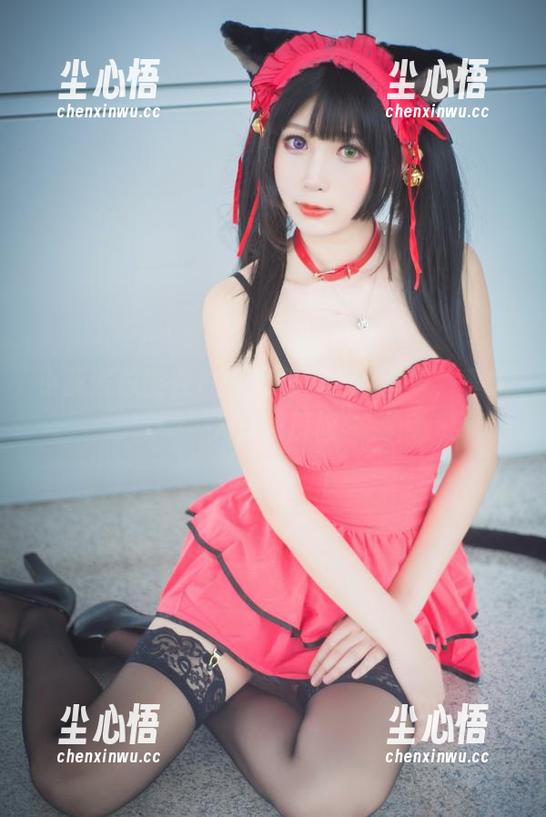 小酥酱总能在户外找到完美的背景，真让人心服口服