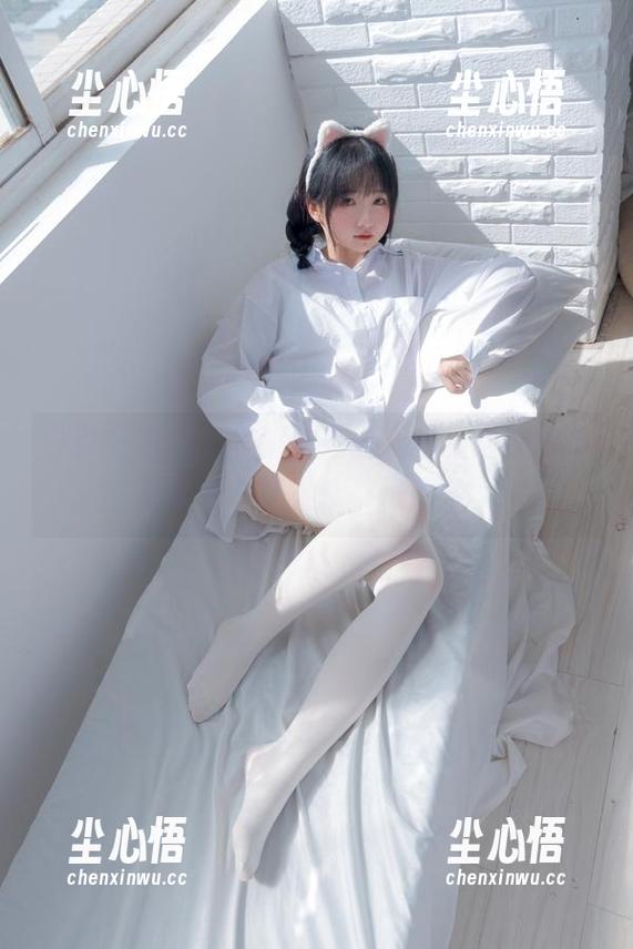 少女秩序-小鱼 少女秩序 - 说是黑白套图,小鱼的资源里却藏着些许柔软,懵圈中。