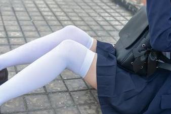 少女秩序图库新添白丝萌妹子，下载得越快越好，别让她等太久！