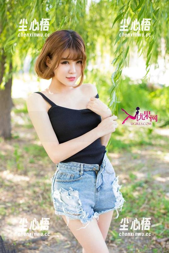 尤果网 - 尬舞游泳池边？有没有景思晴的泳装高清？赶紧下载一个乐子来！