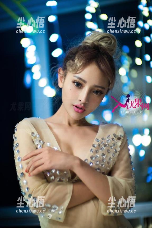 尤果网 - 琳丽的职业装写真：这身行头，让我差点重新考虑跳槽？
