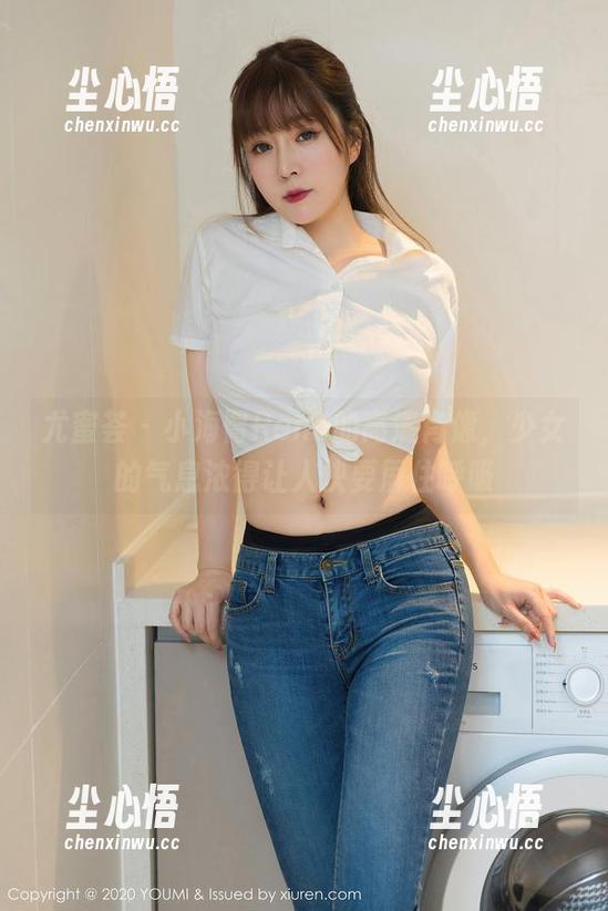 尤蜜荟 - 小海臀Rena的高清肖像，少女的气息浓得让人快要屏住呼吸