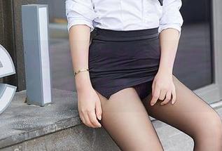 尤蜜荟 – 无圣光趴在柚柚酱的床上，合集都要循环播放了！