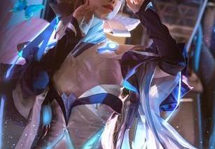 戚顾儿的魔性cos合集：杨玉环在王者里嗨翻天！