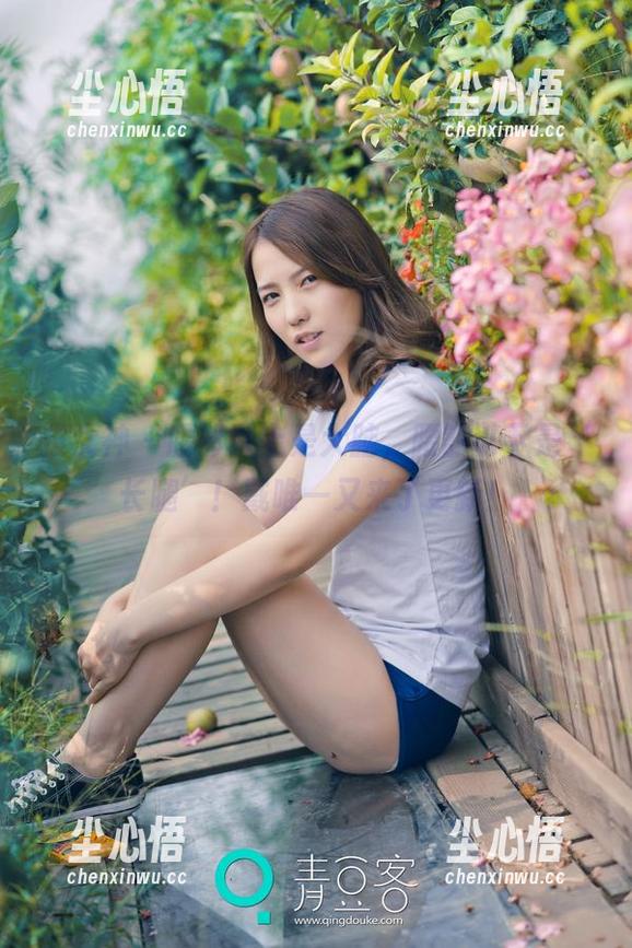 推女神 - 腰部以上是大脑，腰部以下是‘长腿’！戴唯一又来了更新！
