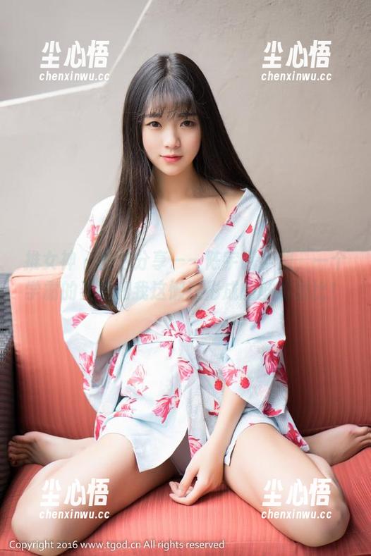 推女神-陈宇曦 推女神 - 图包分享——陈宇曦学姐,一个学霸的姿态和我这懒汉形成的鲜明对比!