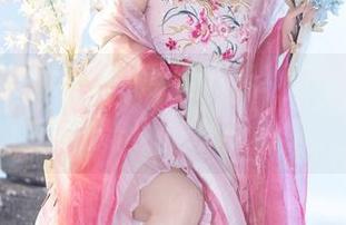 那婚纱像被穿越过来的cos，星澜是澜澜叫澜妹呀也是个小心机。